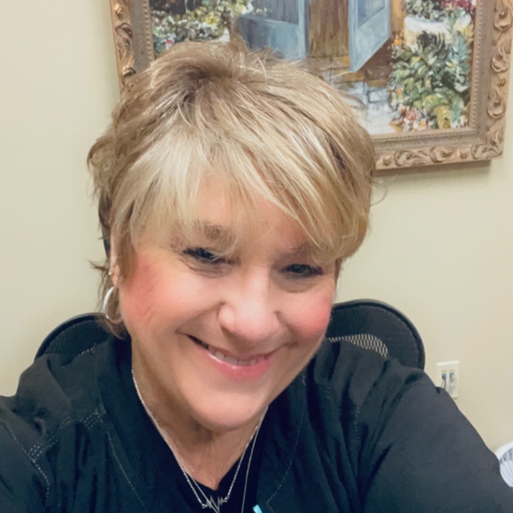 Meet your Posher, Stacey - Picture 1 of 1